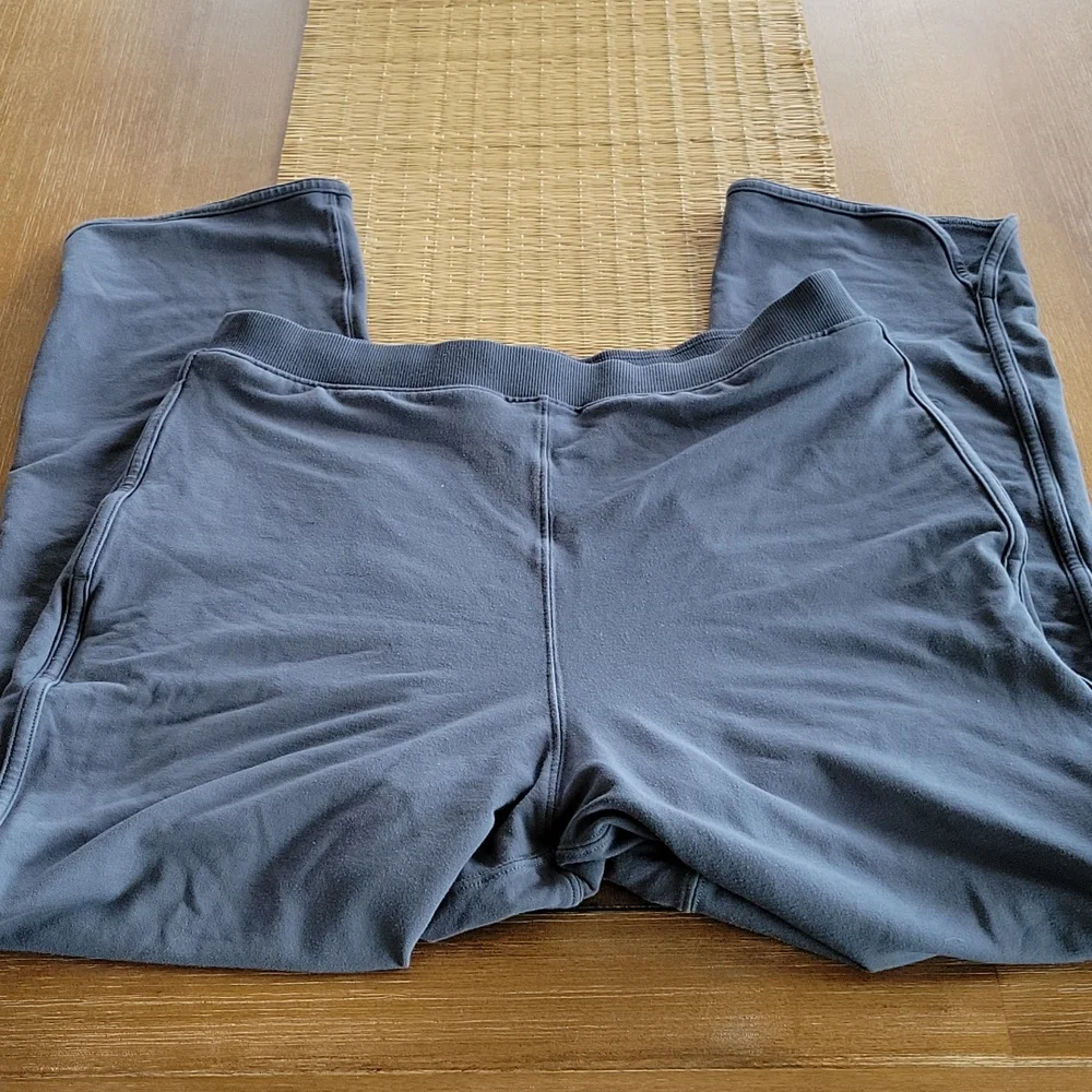 LULULEMON  ATHLETIC  WORK OUT PANTS - Picture 3 of 9